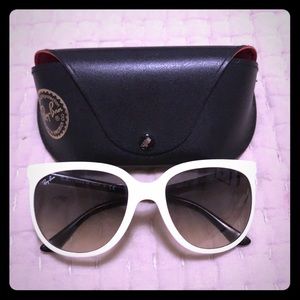 Black and white Ray-ban sunglasses excellent cond